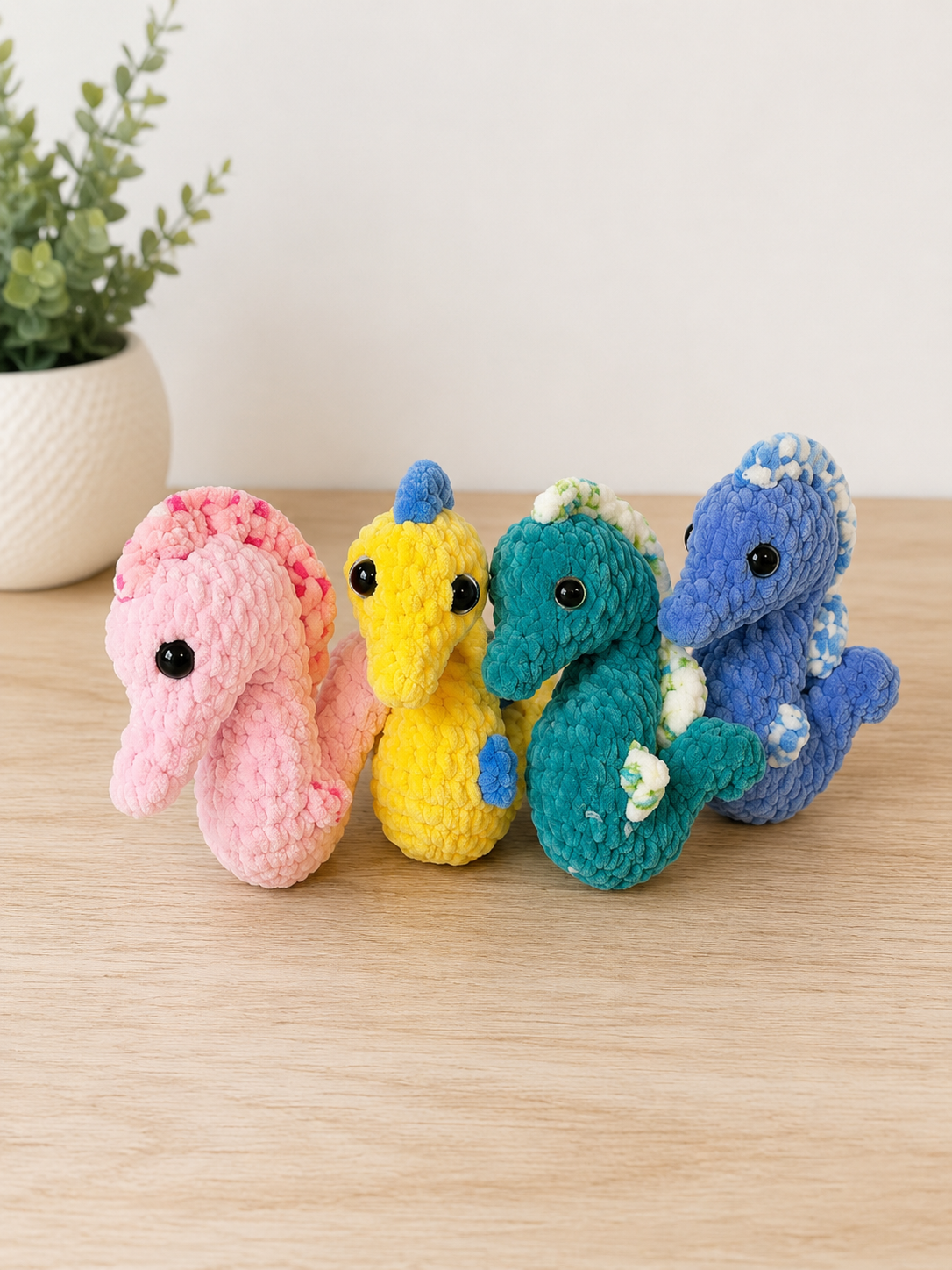 Sunny Seas Seahorse - Teal