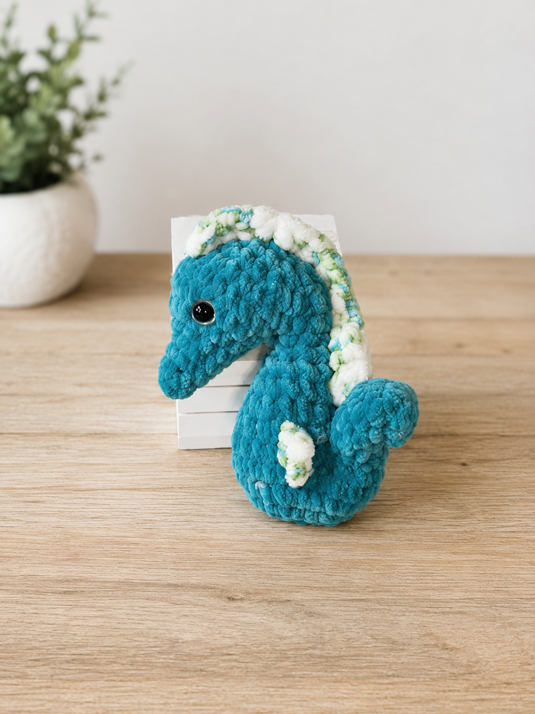 Sunny Seas Seahorse - Teal